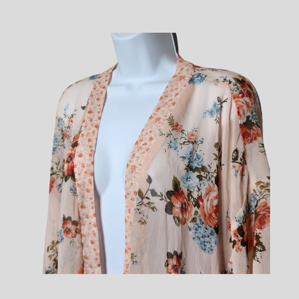 Band of Gypsies Pink Floral Kimono - Picture 2 of 4